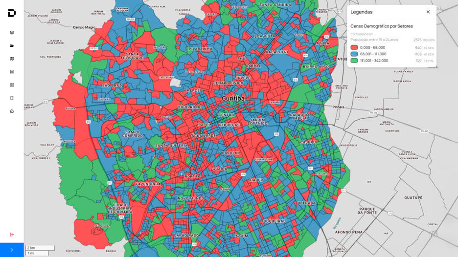 Mapa da plataforma Datlo com a densidade demográfica do público de 19 a 24 anos por região de Curitiba, usado para dimensionar o mercado total endereçável (TAM) de um energético