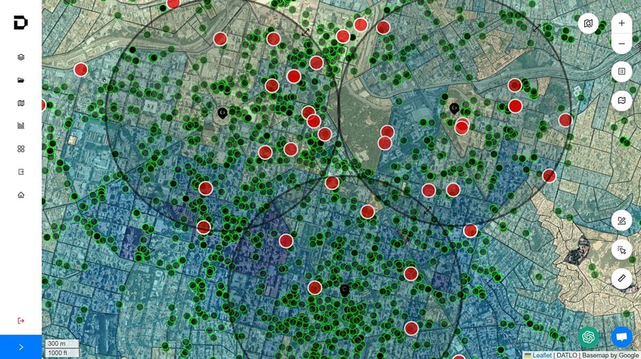 Mapa com áreas de influência sobrepostas de pontos de venda, indicando canibalização entre unidades