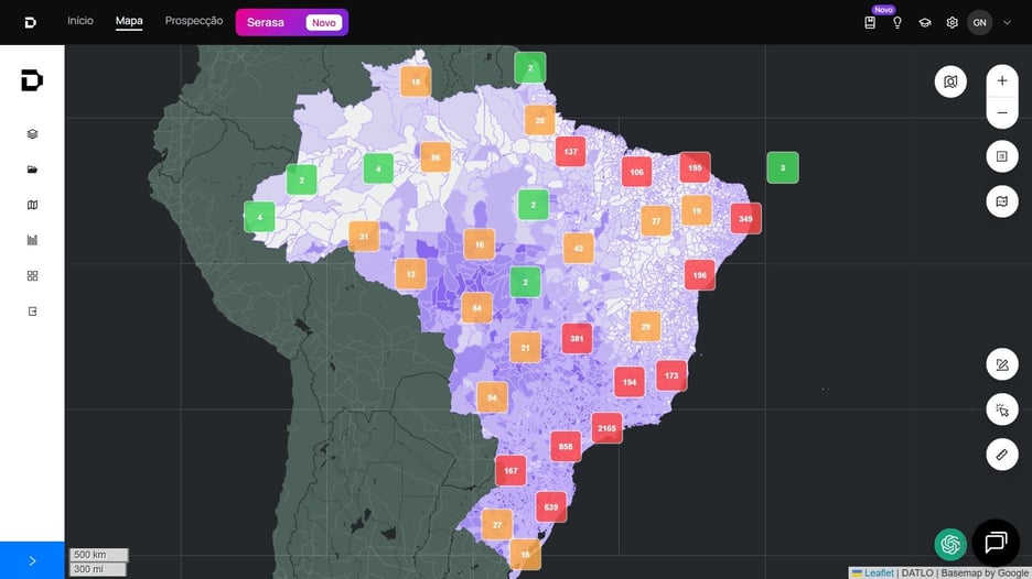 Mapa nacional da plataforma da Datlo com a densidade por setor censitário e a distribuição de empresas pelo Brasil, exemplo de inteligência geográfica em escala nacional